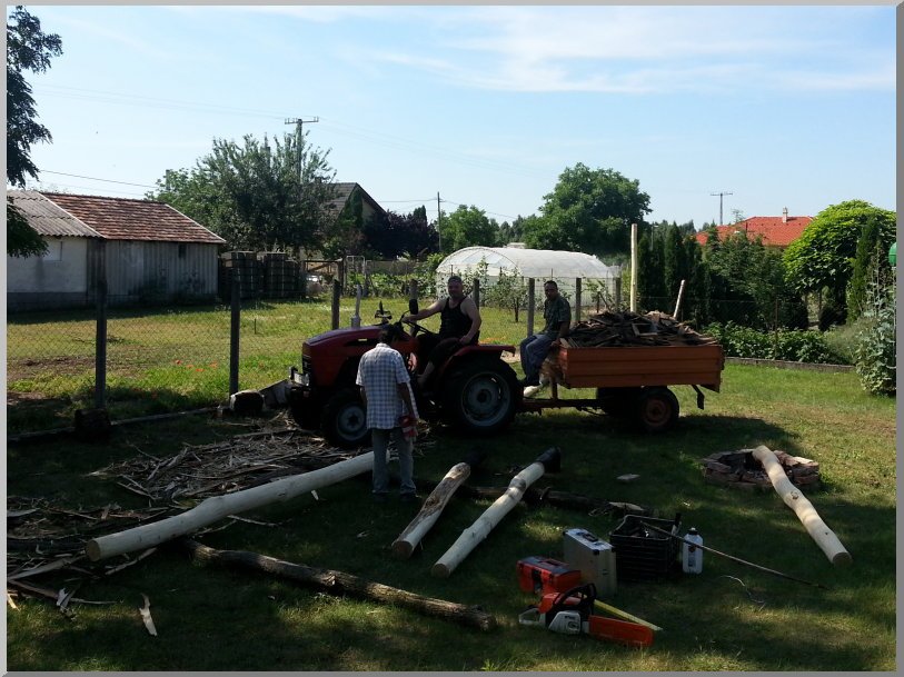 Elkészült a szín a Tájháznál!