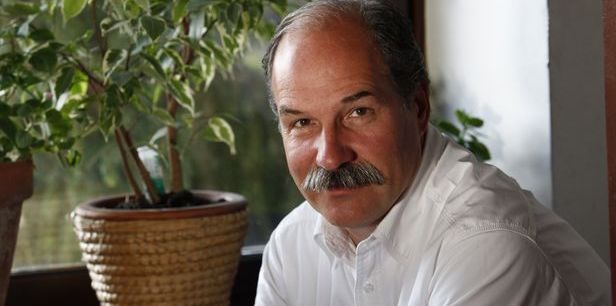 Félbevágott pipafüst – Berecz András előadóestje Hernádon