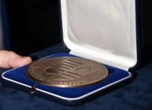 Írják meg, kit javasolnak a kitüntetésekre!