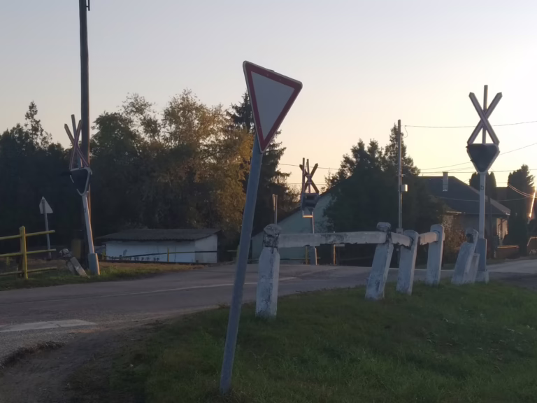 Korlátozások a hernádi vasúti átjáróban