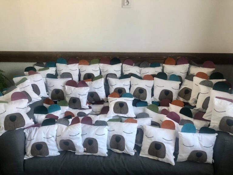 Boldog gyermeknapot a gyerekeknek és a családoknak!