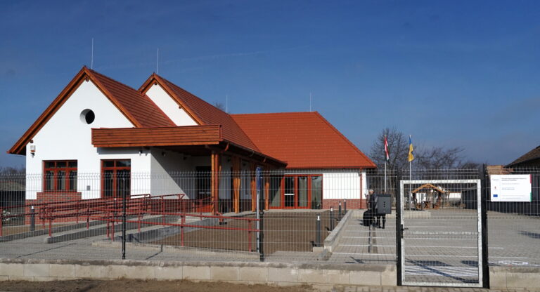 Ma átadták a Hernádi Alapszolgáltatási Központ épületét
