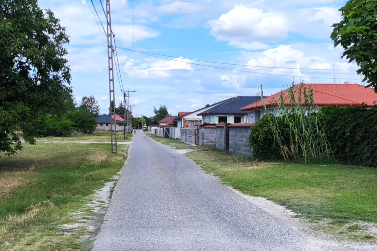 Útépítés a Lugas dűlőn